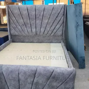 Quality Beds Size 5 by 6 in Black and Grey