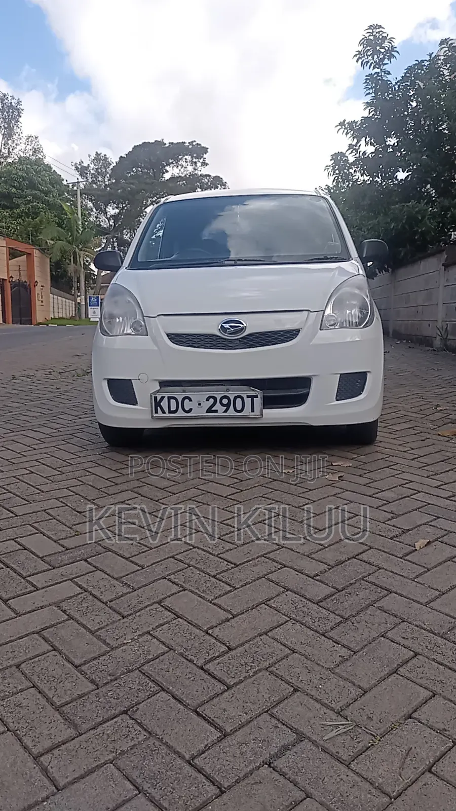 Daihatsu Mira 2014 White