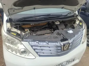 Toyota Alphard 2.4 Petrol FWD 2011 White