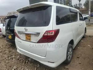 Toyota Alphard 2.4 Petrol FWD 2011 White