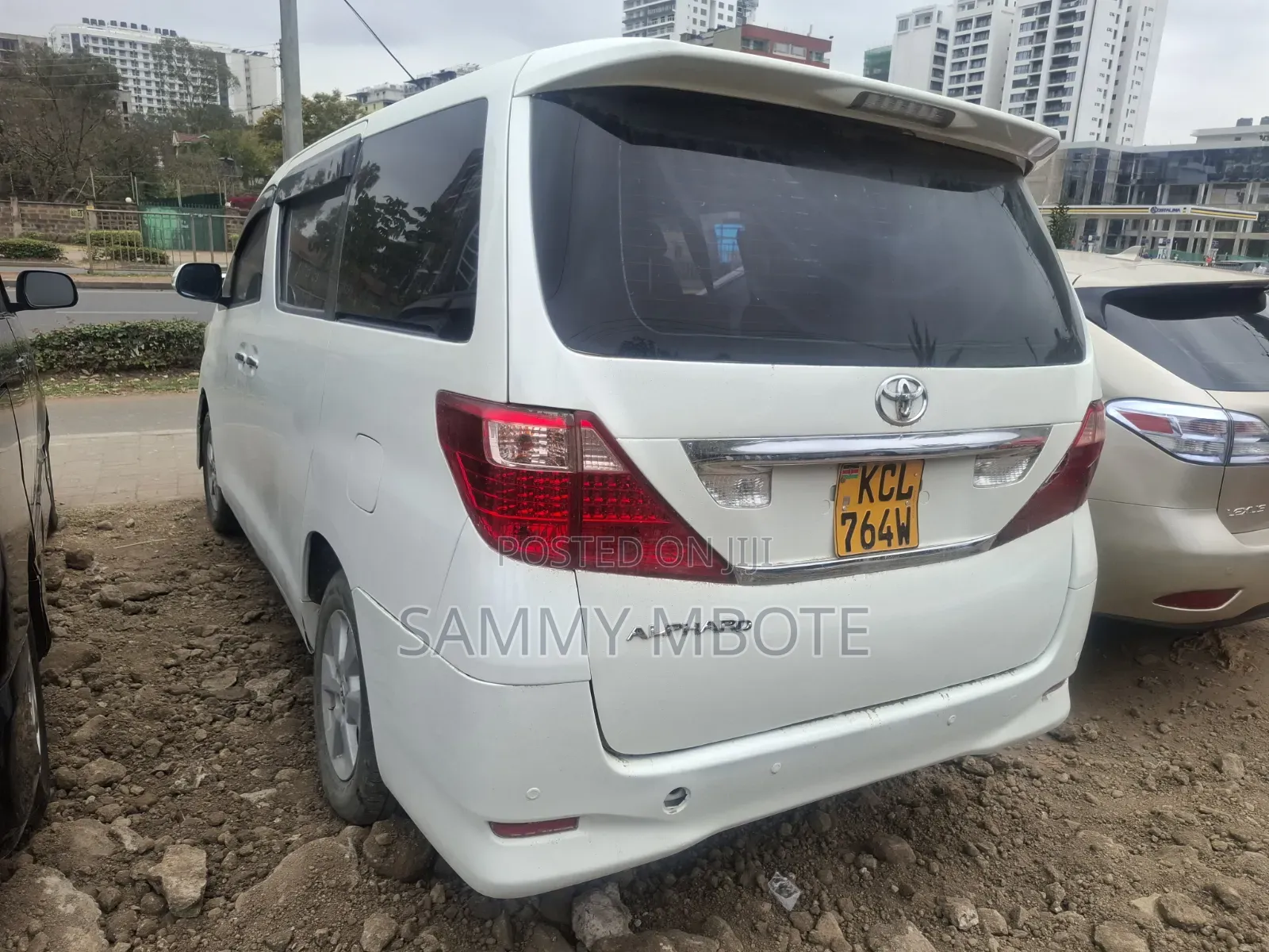 Toyota Alphard 2.4 Petrol FWD 2011 White