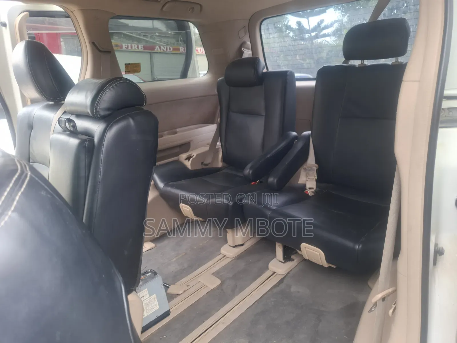Toyota Alphard 2.4 Petrol FWD 2011 White