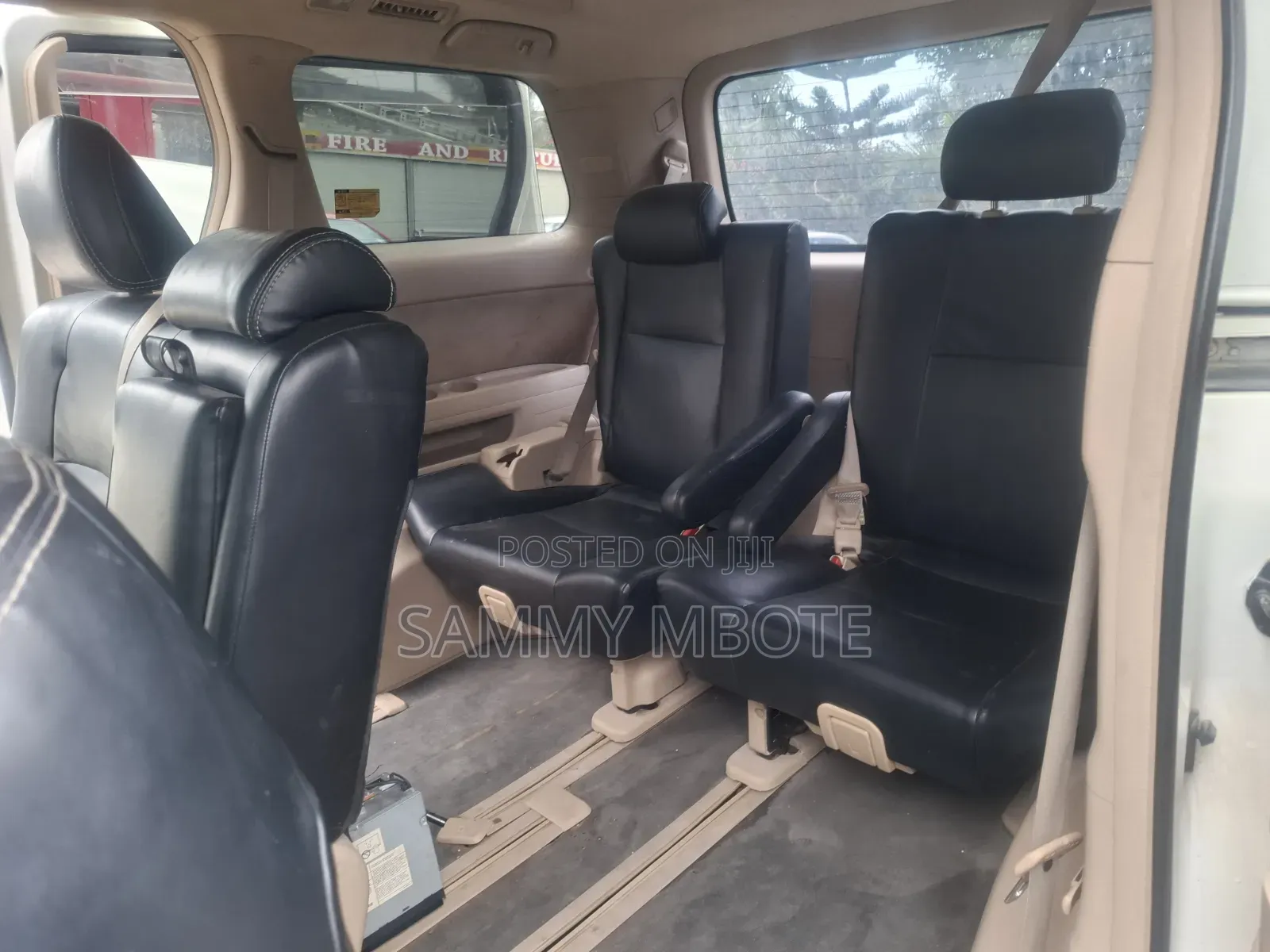 Toyota Alphard 2.4 Petrol FWD 2011 White