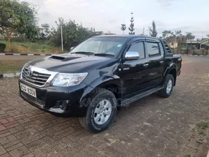 Toyota Hilux 2011