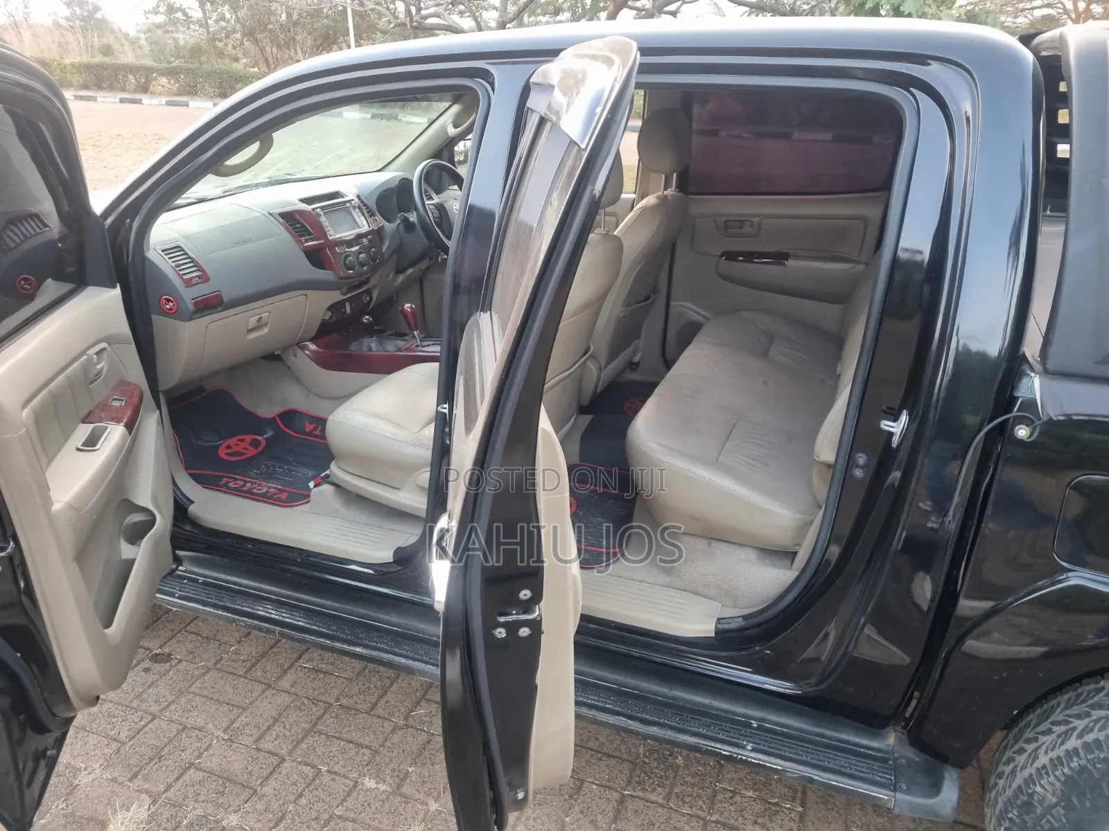 Toyota Hilux 2011