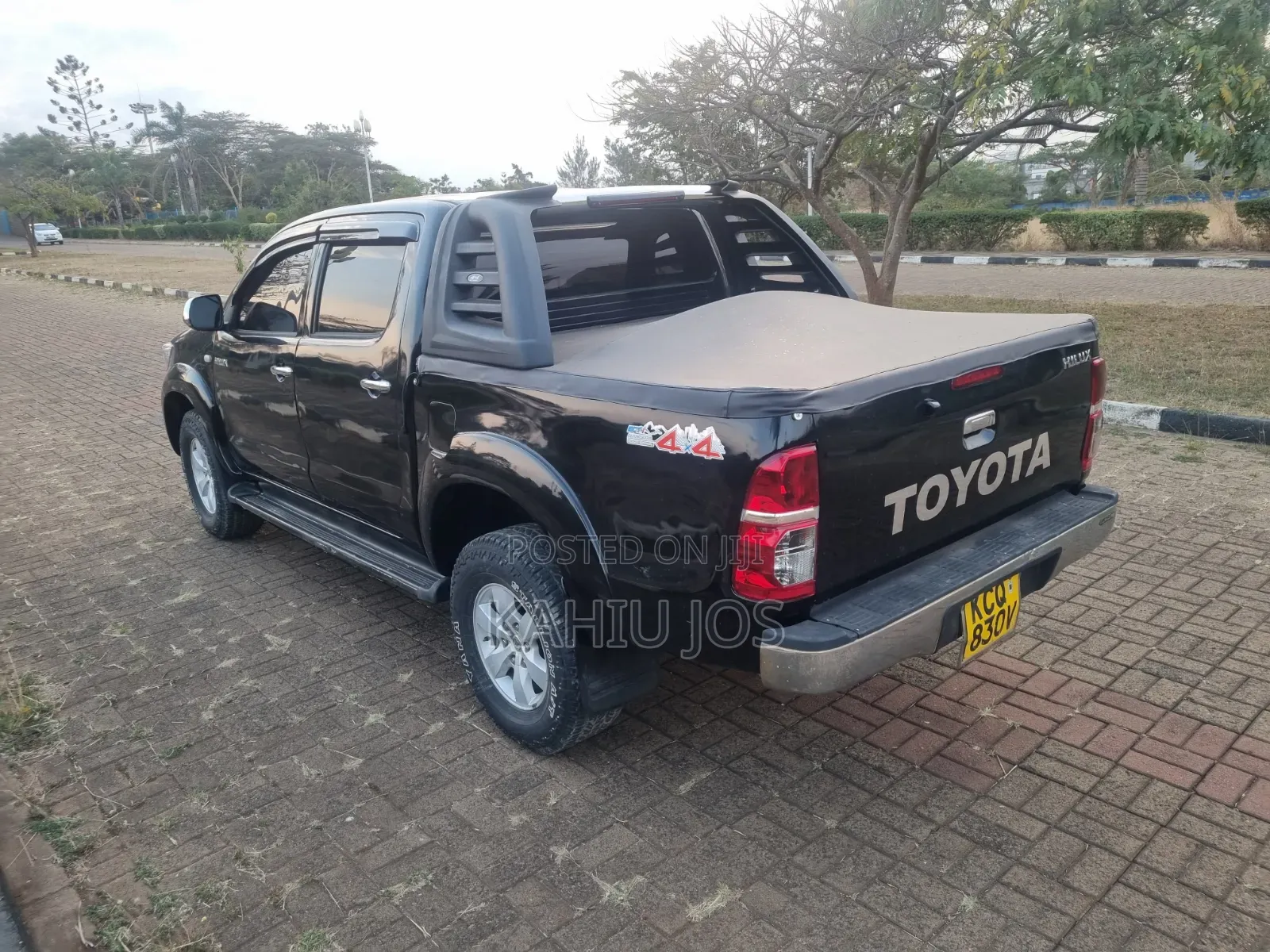 Toyota Hilux 2011