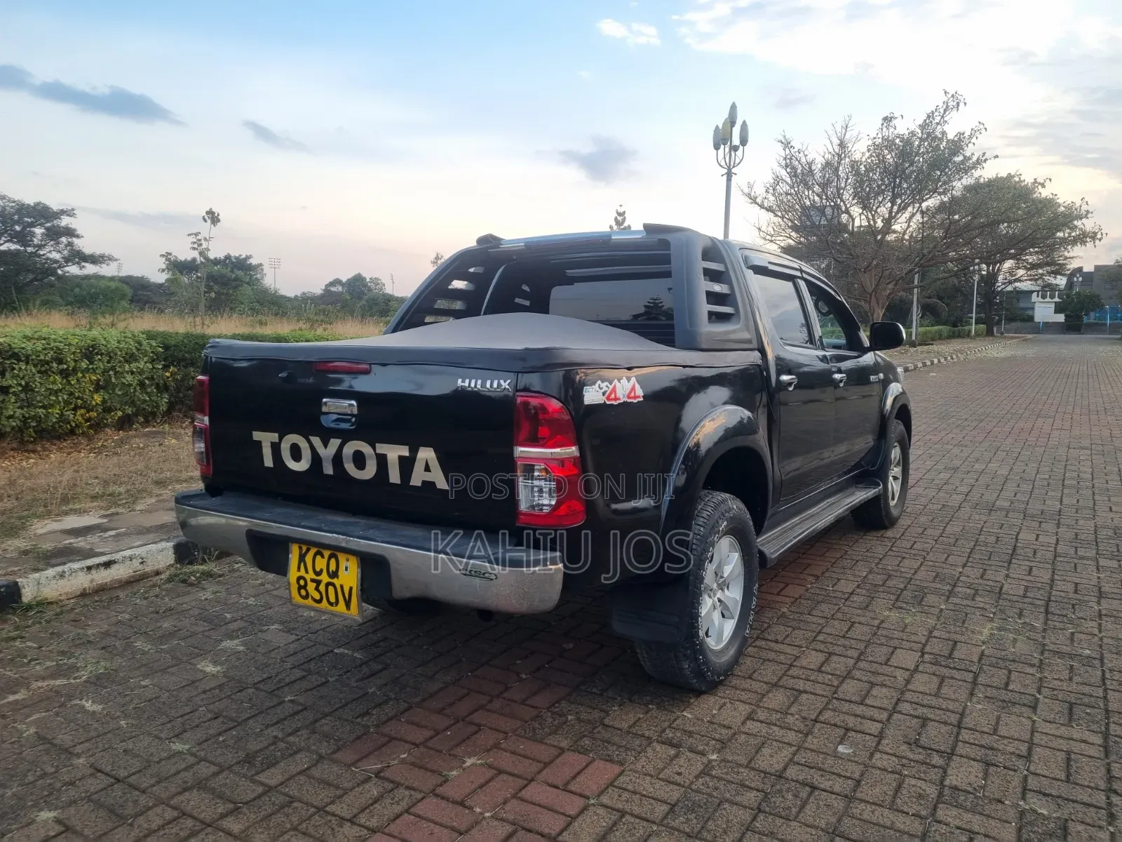Toyota Hilux 2011