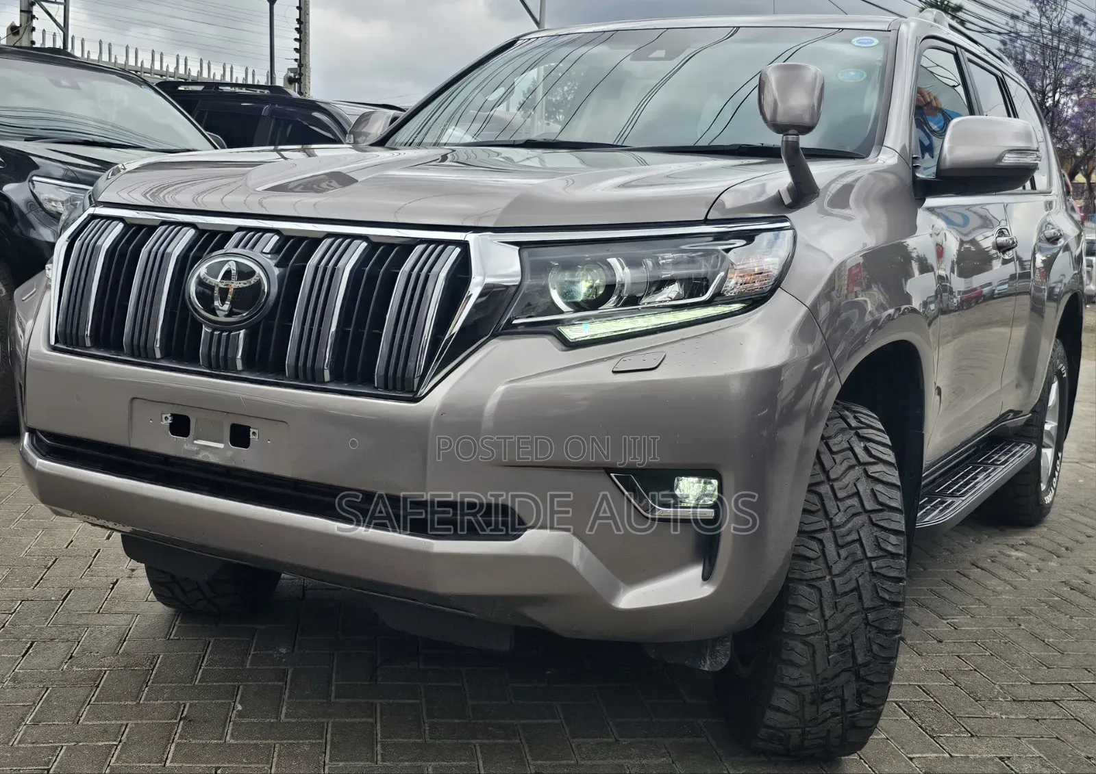 Toyota Land Cruiser Prado 2.7 2022 Gold