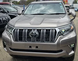Toyota Land Cruiser Prado 2.7 2022 Gold