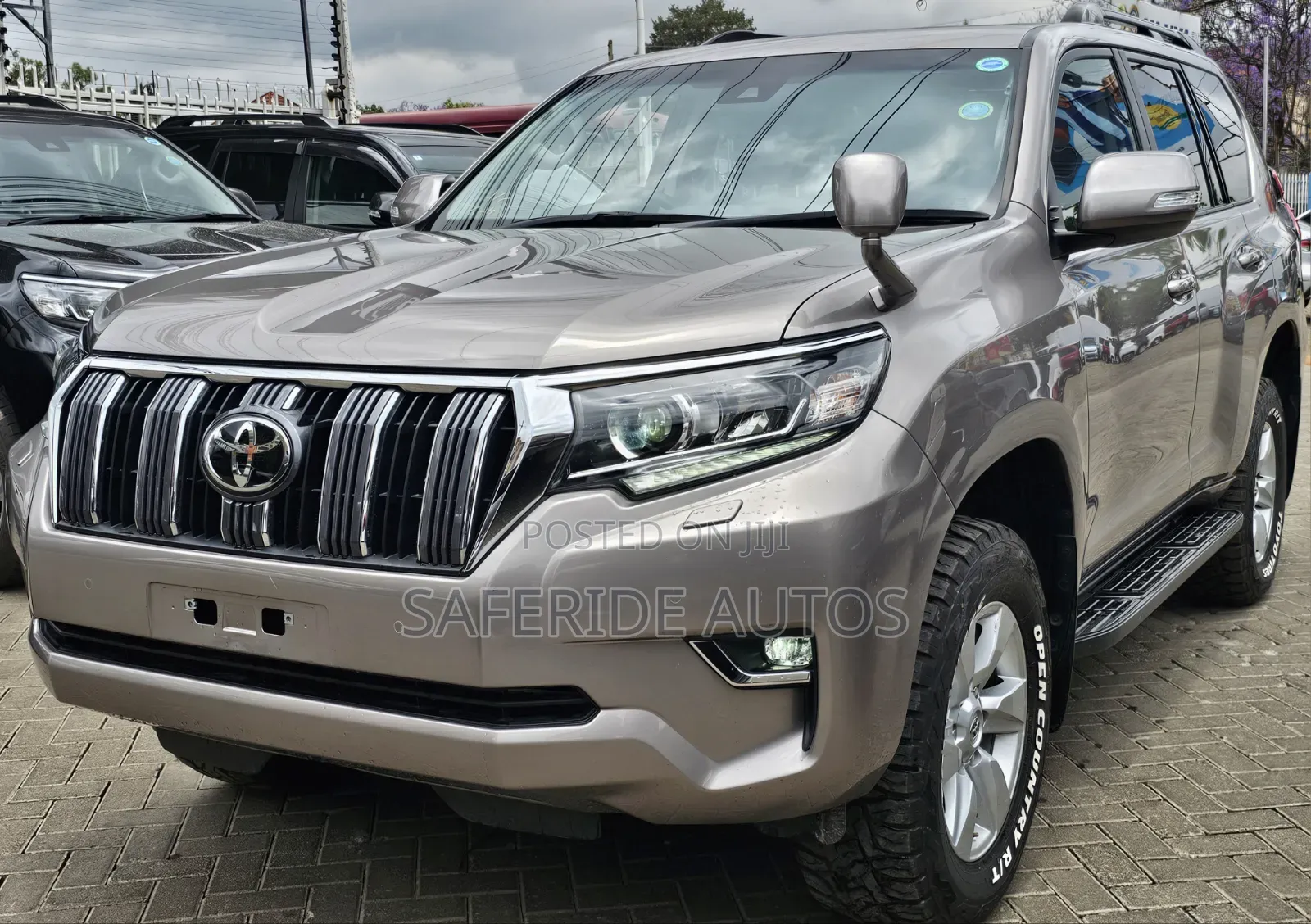 Toyota Land Cruiser Prado 2.7 2022 Gold