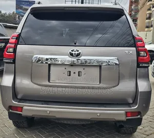 Toyota Land Cruiser Prado 2.7 2022 Gold