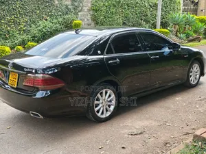 Toyota Crown 2013 Black