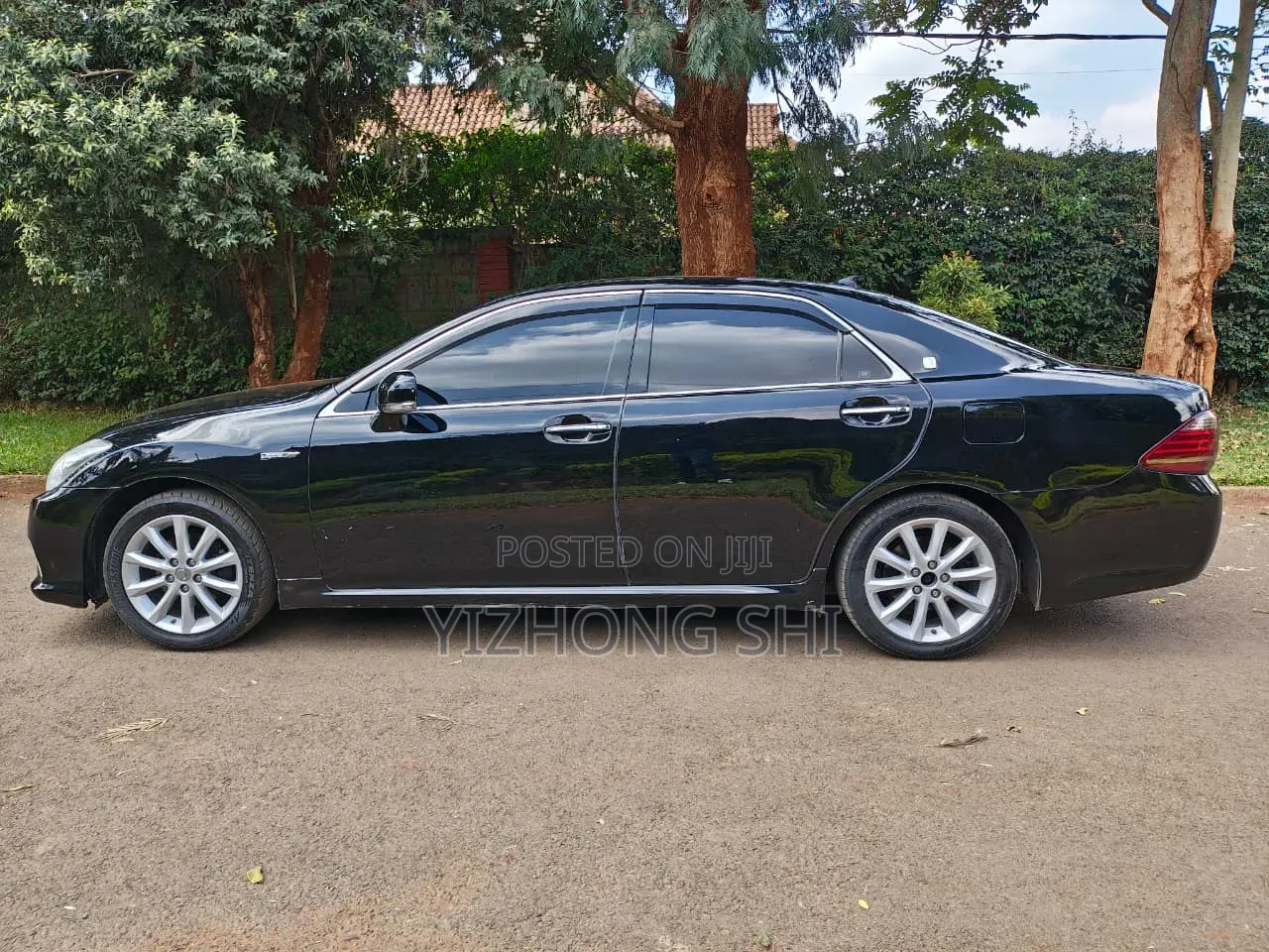 Toyota Crown 2013 Black