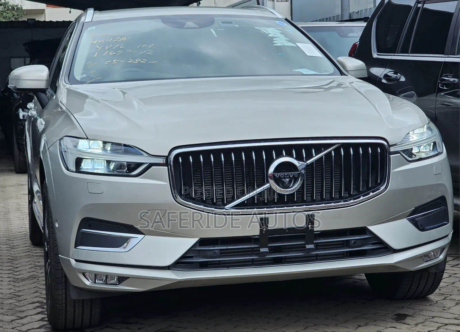 Volvo XC60 T5 Inscription AWD 2019 Gold