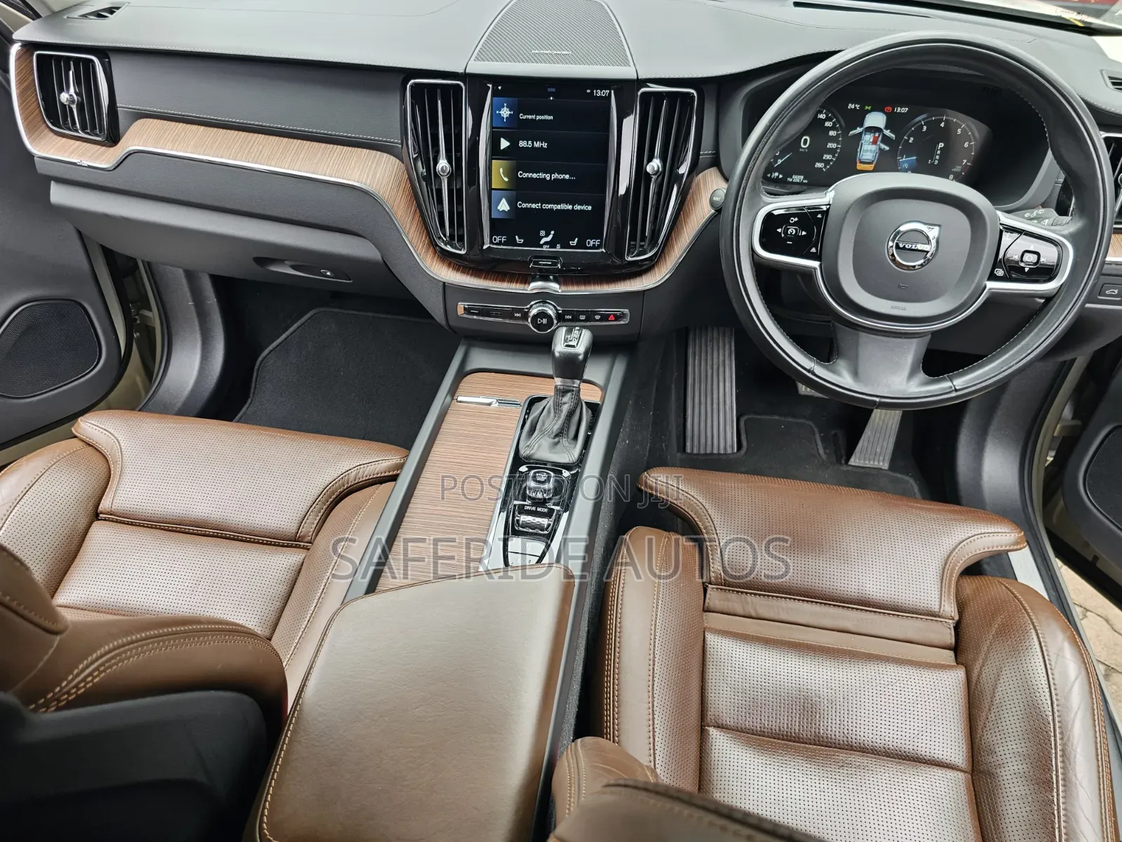 Volvo XC60 T5 Inscription AWD 2019 Gold