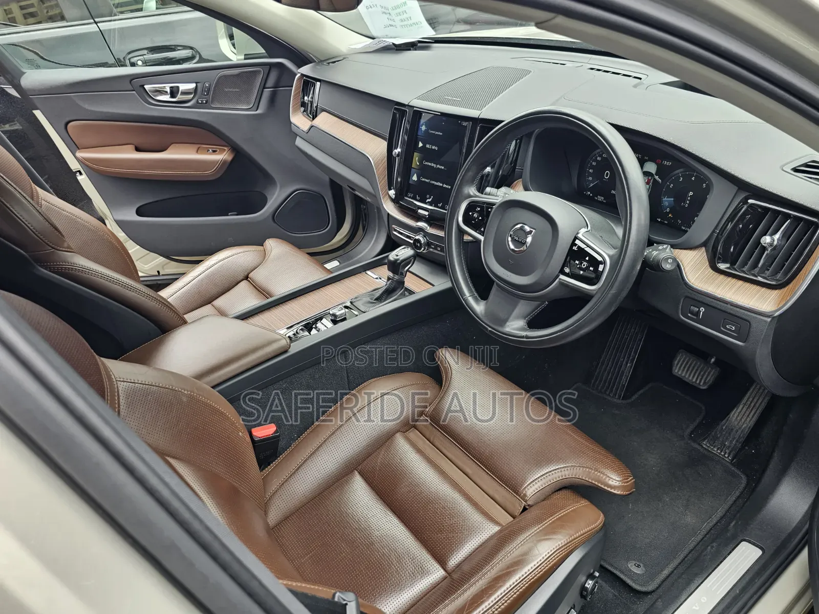 Volvo XC60 T5 Inscription AWD 2019 Gold