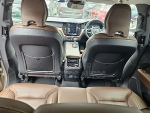 Volvo XC60 T5 Inscription AWD 2019 Gold