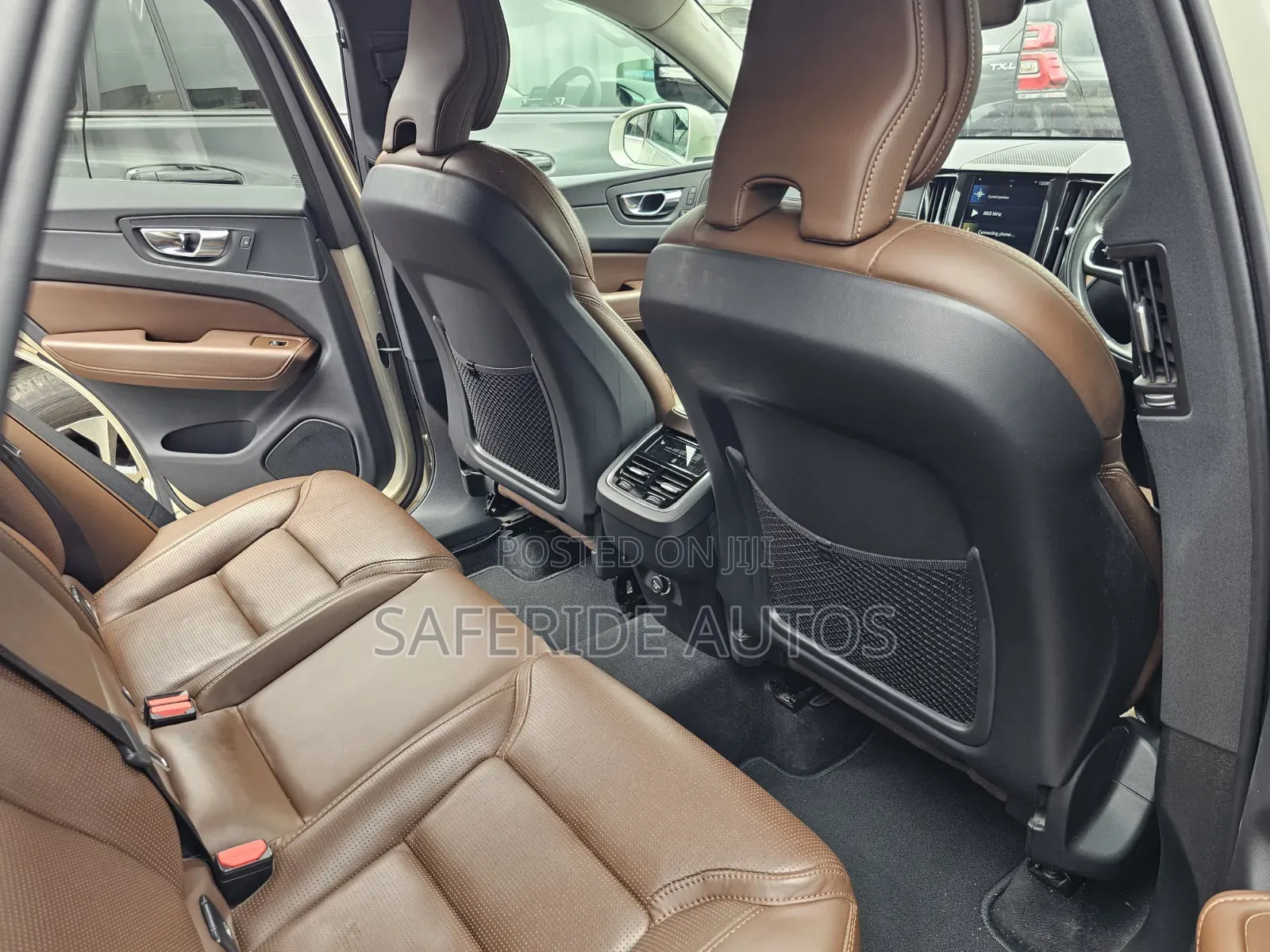 Volvo XC60 T5 Inscription AWD 2019 Gold