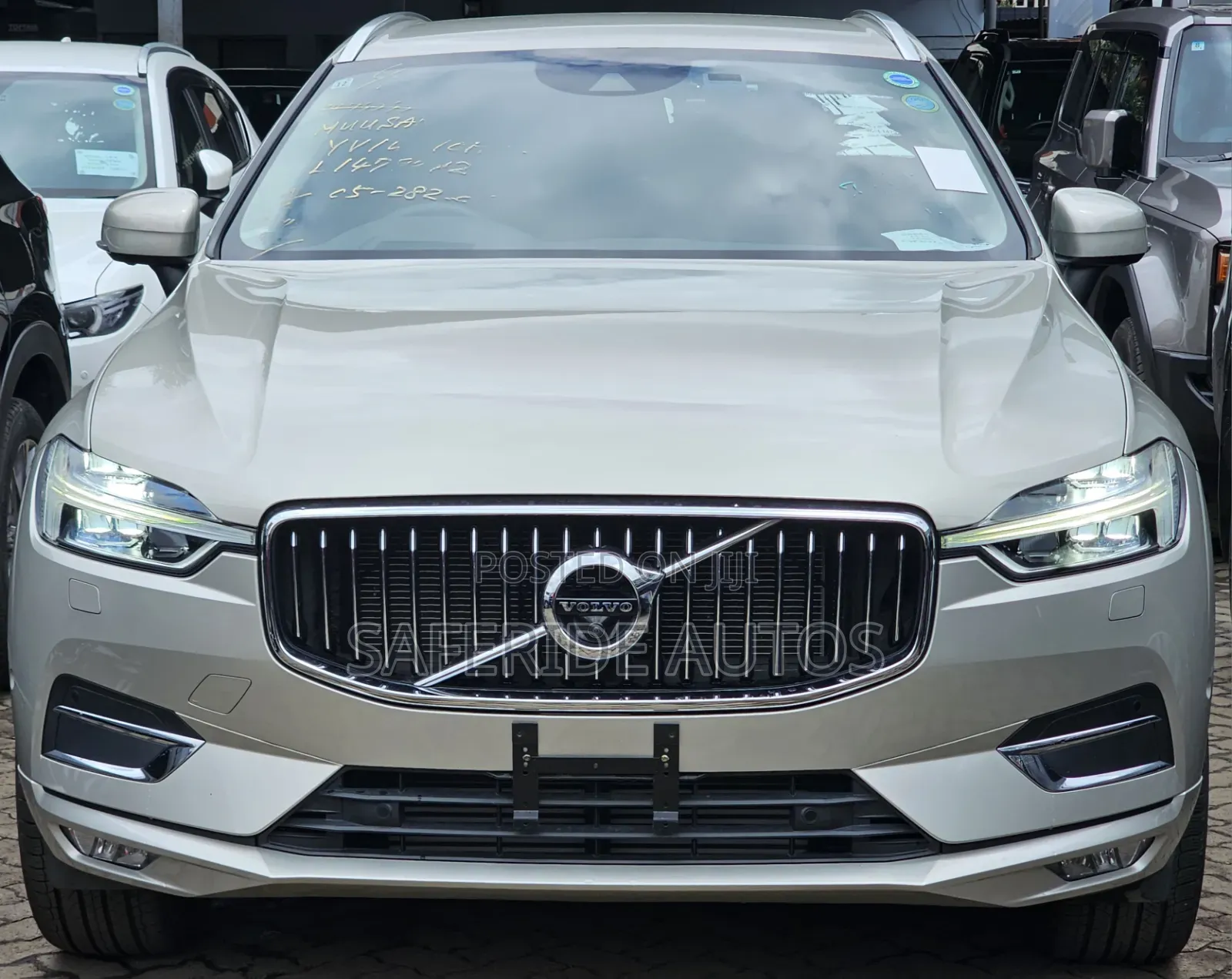 Volvo XC60 T5 Inscription AWD 2019 Gold