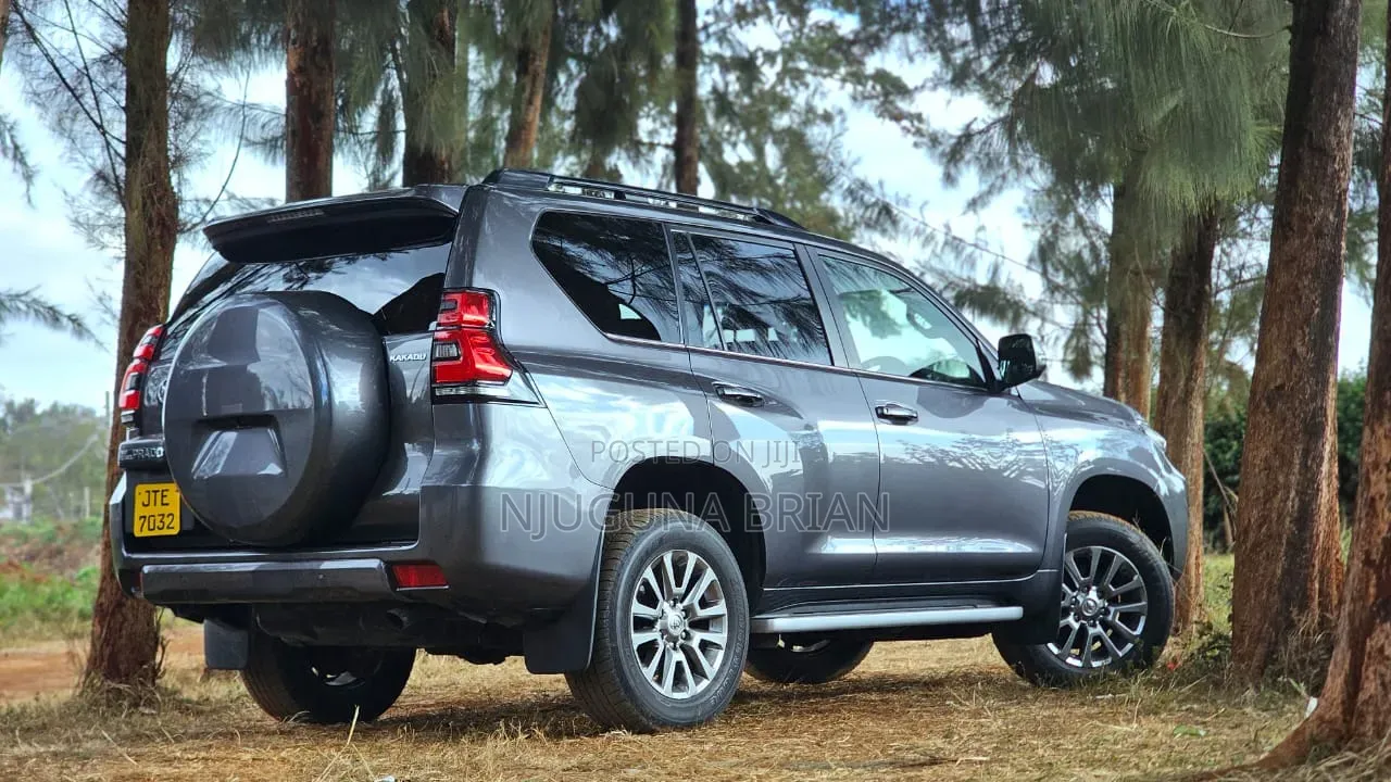 Toyota Land Cruiser Prado 2.8 2019 Gray