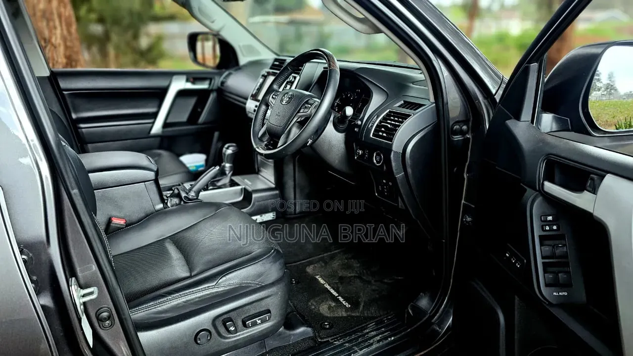 Toyota Land Cruiser Prado 2.8 2019 Gray