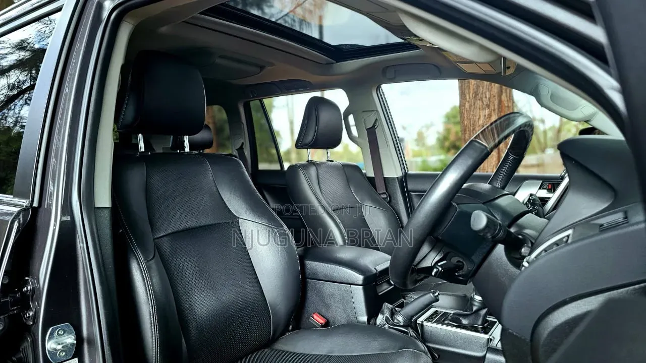 Toyota Land Cruiser Prado 2.8 2019 Gray