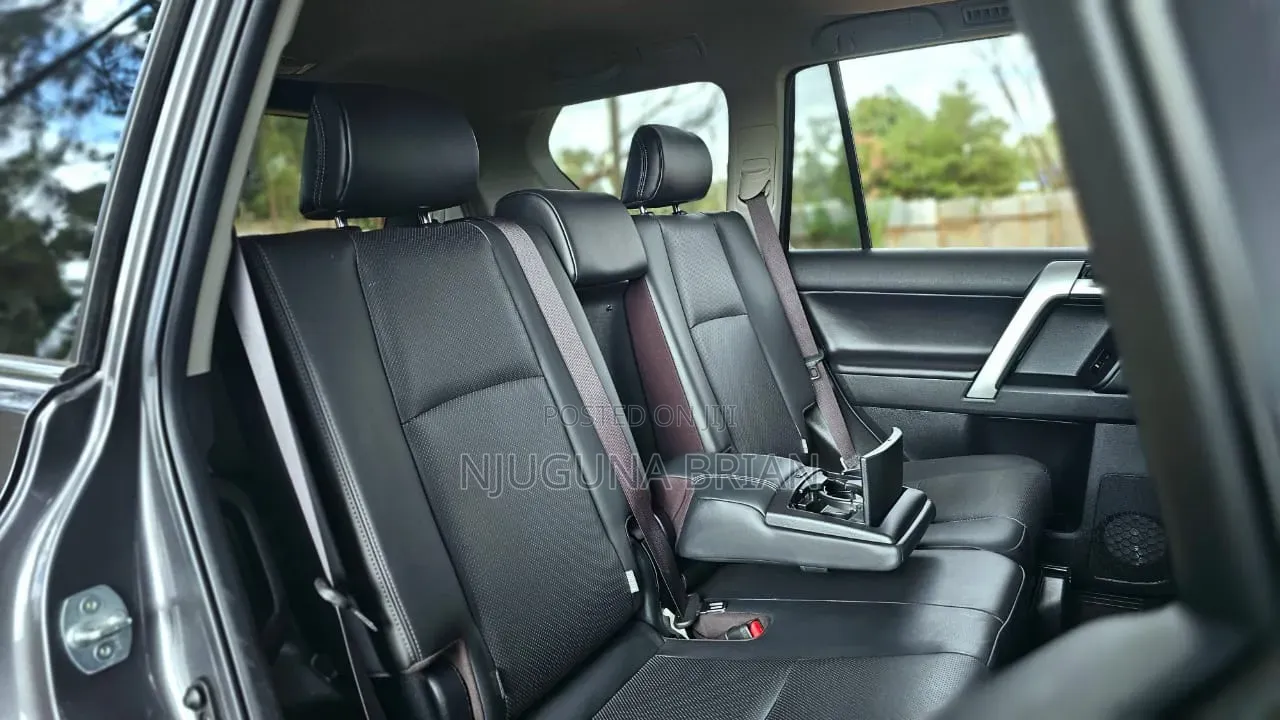 Toyota Land Cruiser Prado 2.8 2019 Gray