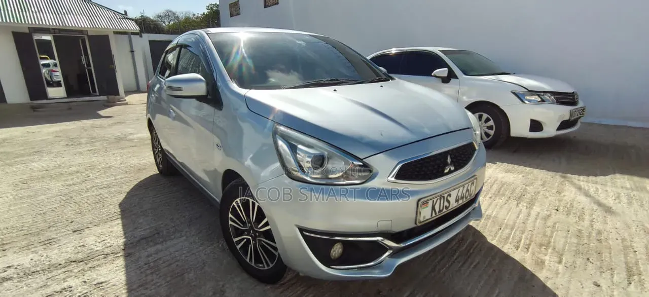 Mitsubishi Mirage 2017 Silver