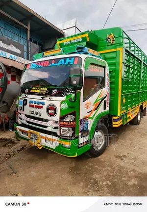 Isuzu NQR Lorry