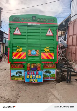 Isuzu NQR Lorry