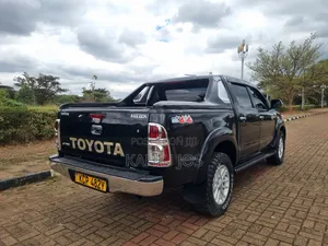 Toyota Hilux 2010 Black