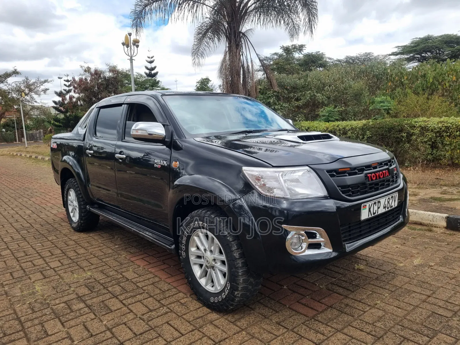 Toyota Hilux 2010 Black