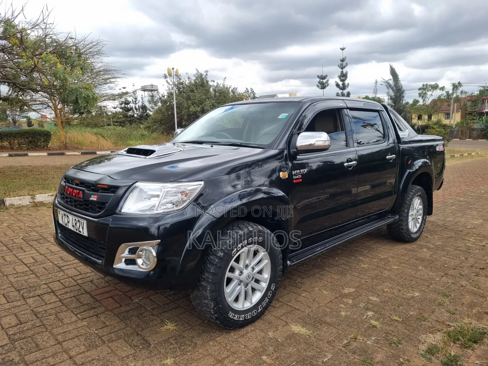 Toyota Hilux 2010 Black