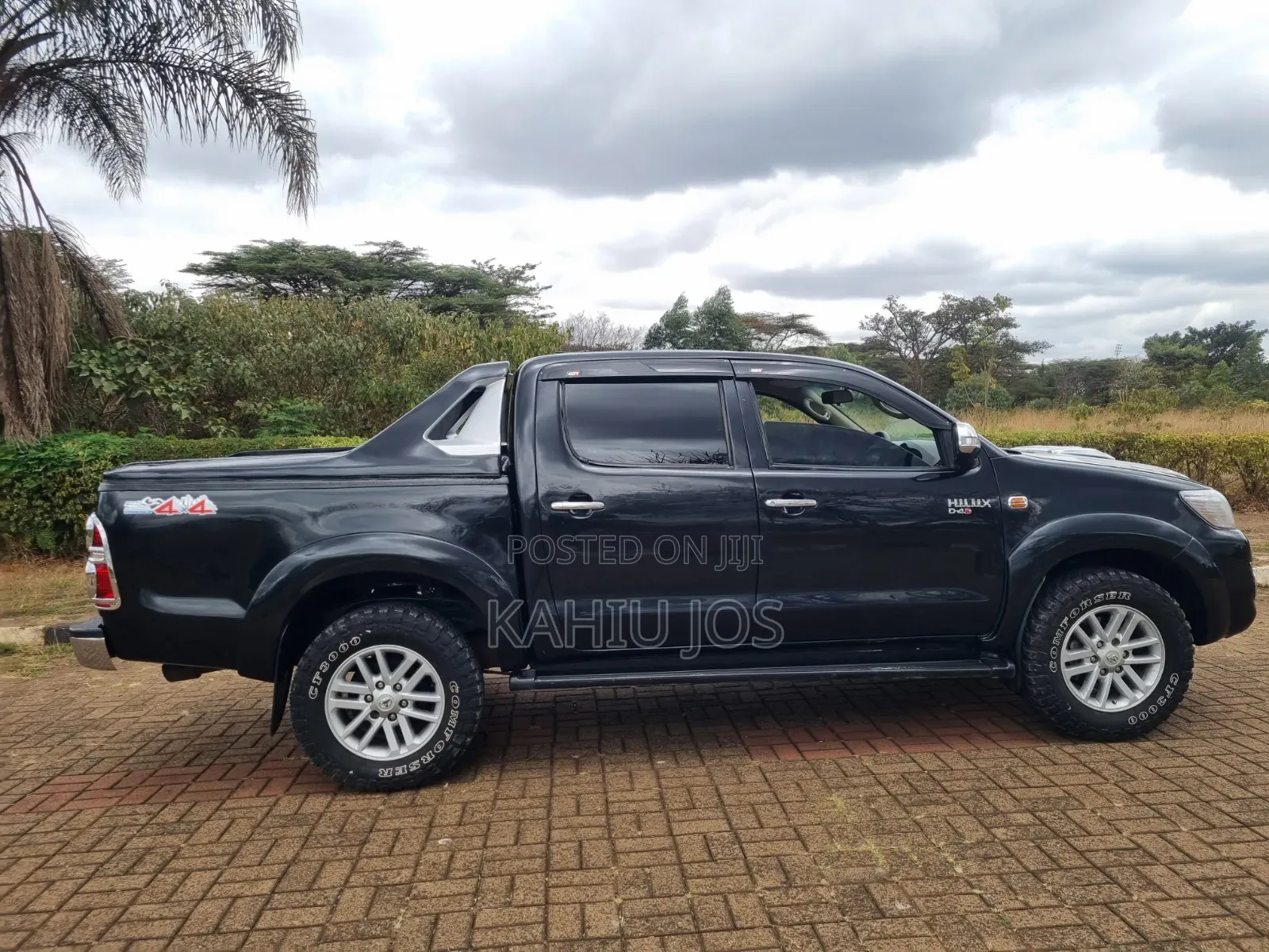 Toyota Hilux 2010 Black