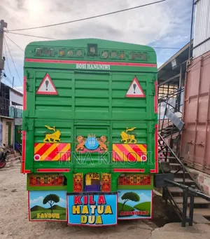 Isuzu NQR Lorry