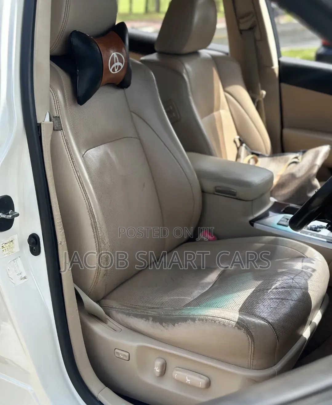 Toyota Crown 2012 White