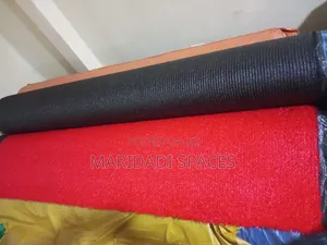 Very Synthetic 25mm Red Artificial Grass Carpet for Homes and Offices