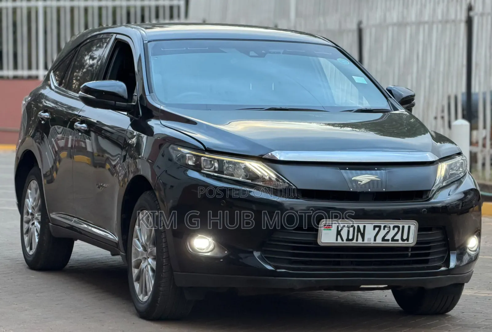 Toyota Harrier 2.0 2016 Black