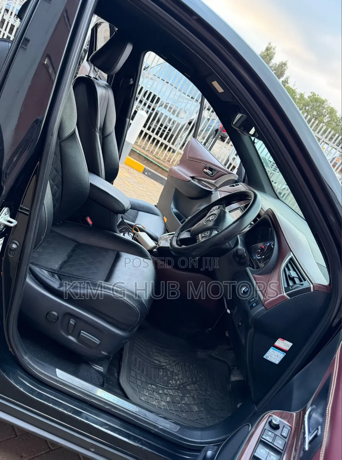 Toyota Harrier 2.0 2016 Black