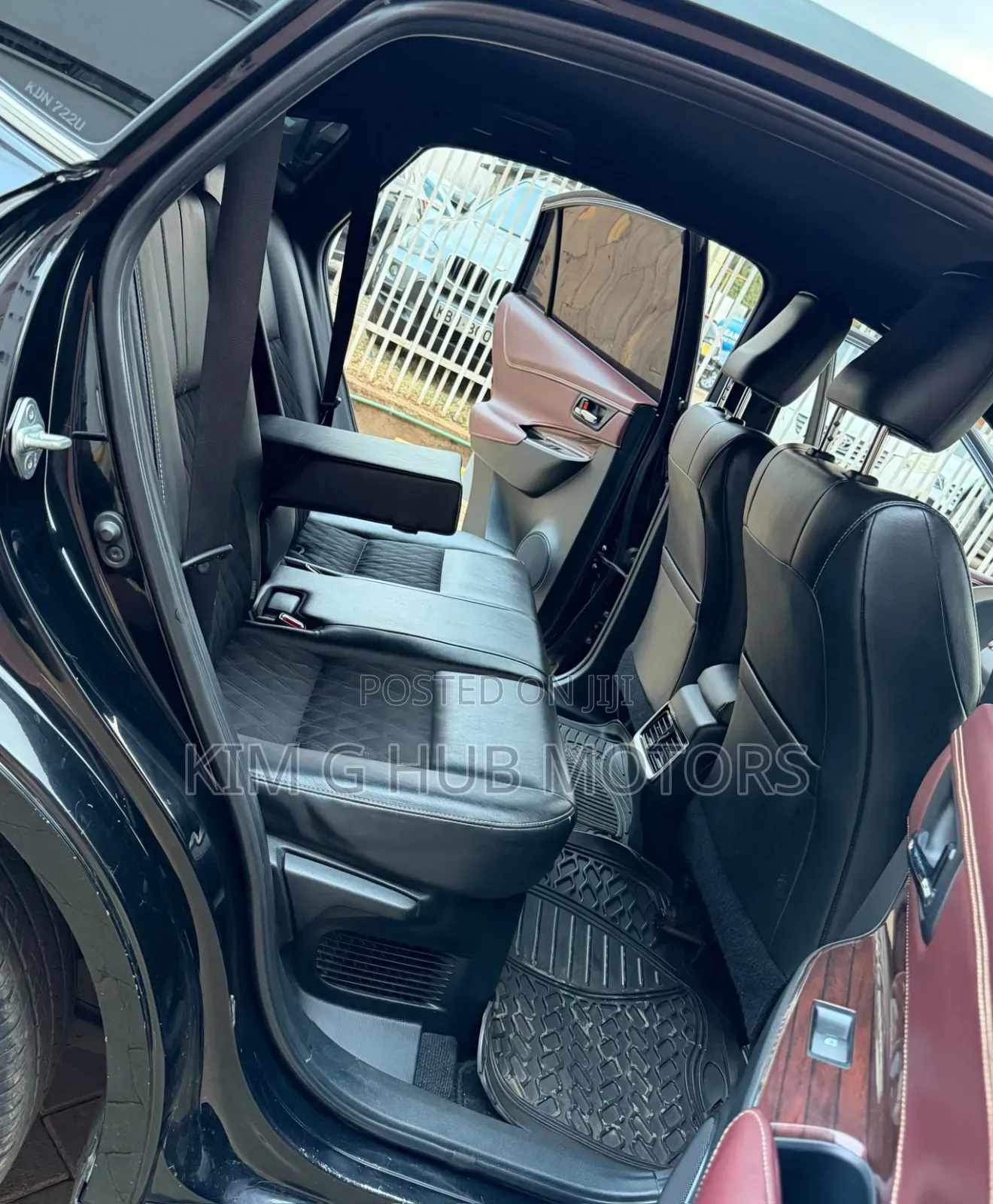 Toyota Harrier 2.0 2016 Black