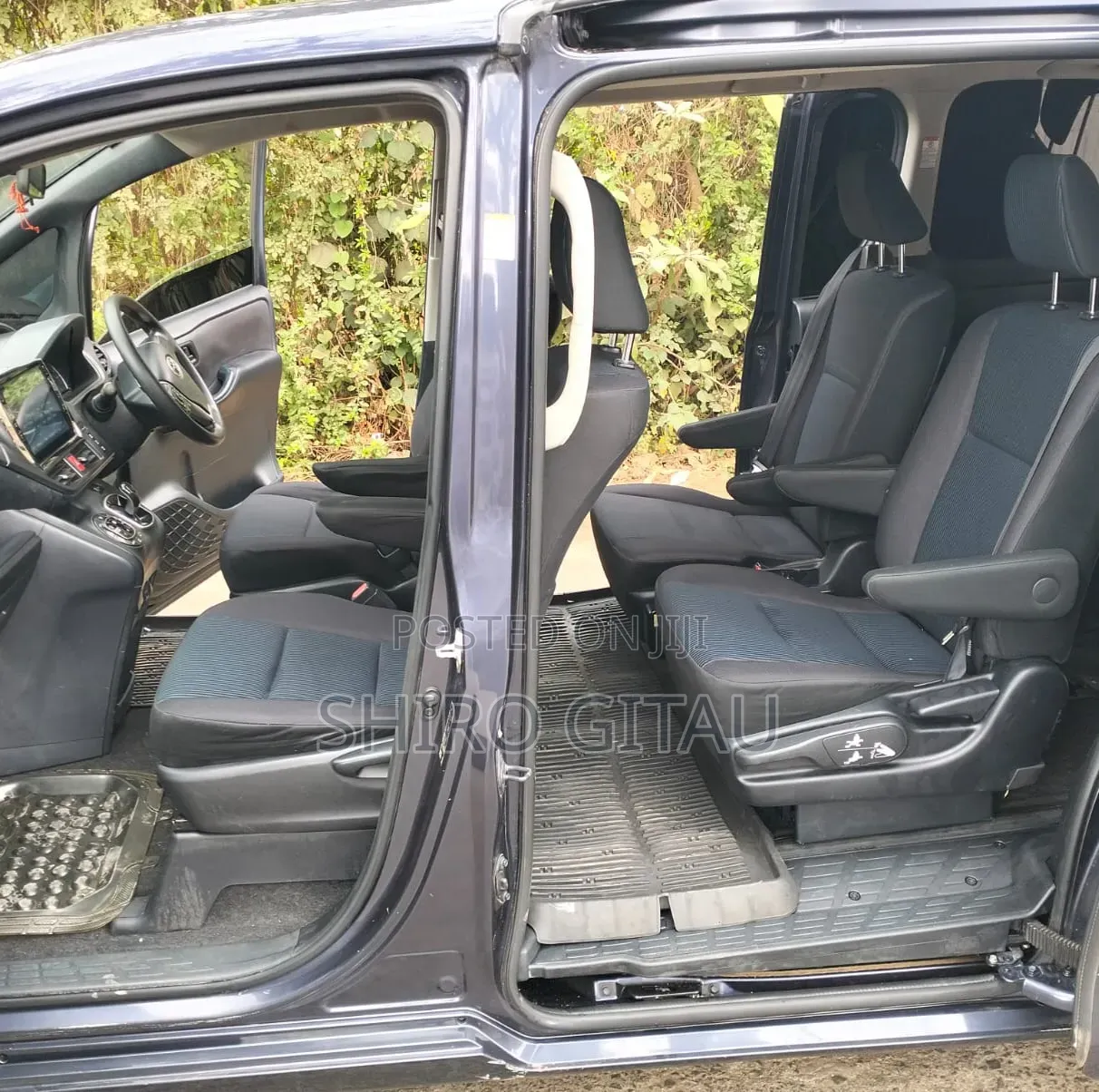 Toyota Noah 2014 Black