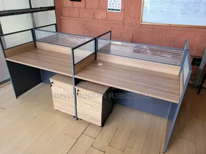 Workstation Cluster With Sides Glass Top