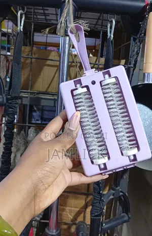2-Line Small Carpet Brush - Rd