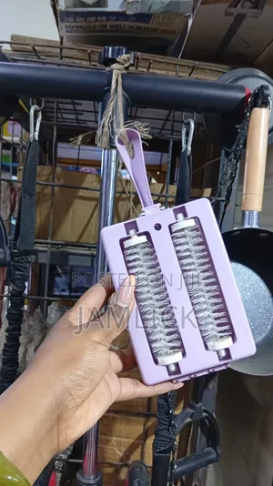 2-Line Small Carpet Brush - Rd