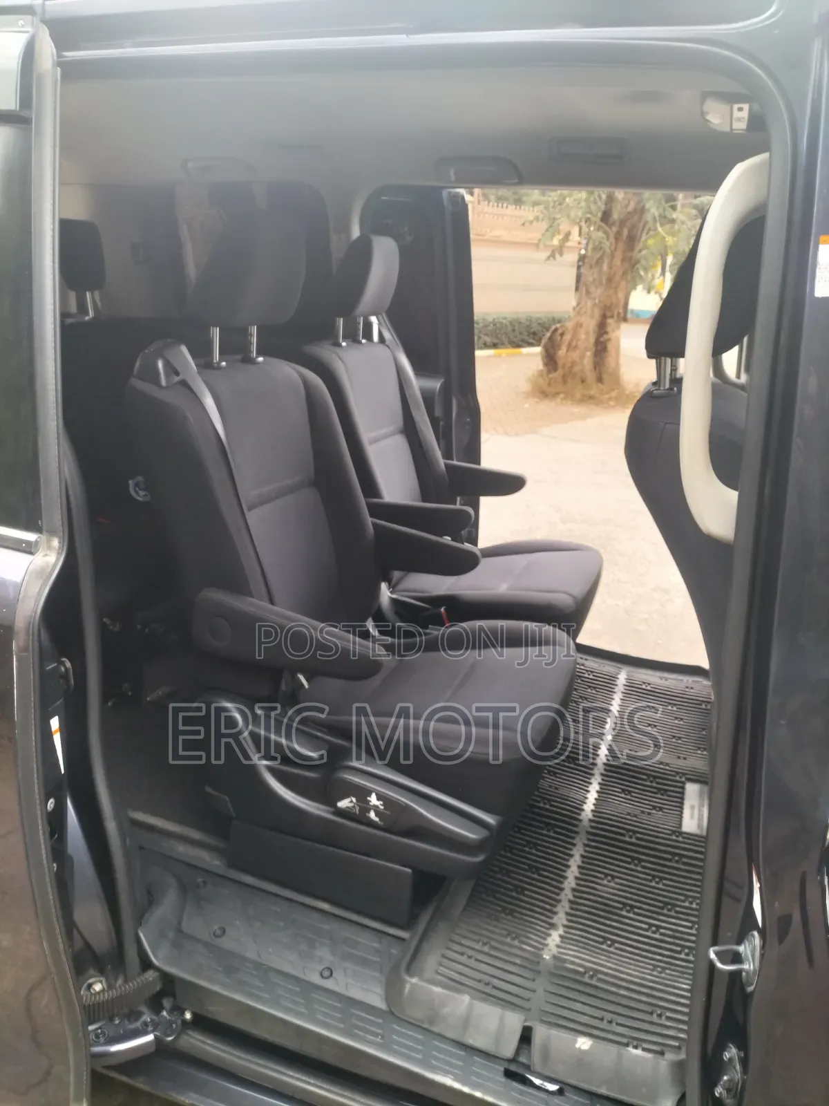 Toyota Voxy Hybrid V 2WD 7-Seater 2014 Blue