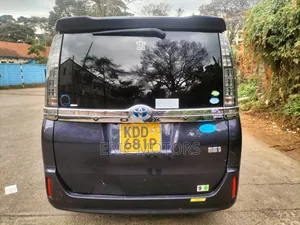 Toyota Voxy Hybrid V 2WD 7-Seater 2014 Blue