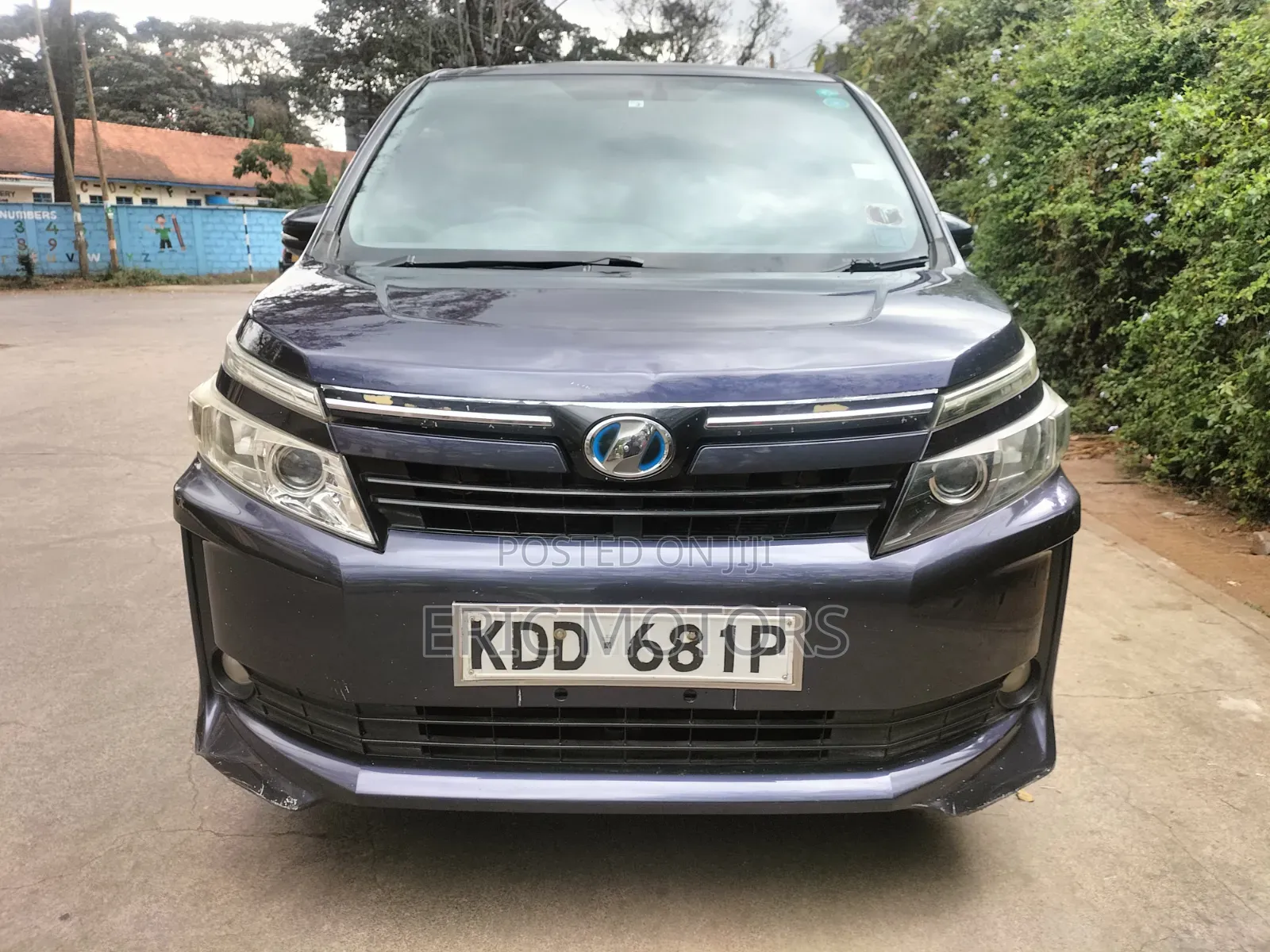 Toyota Voxy Hybrid V 2WD 7-Seater 2014 Blue