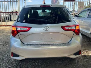 Toyota Vitz 2019 Silver