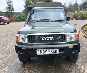 Toyota Land Cruiser 79 Series 2017 Green