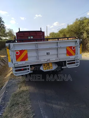 Hino Truck 2009 White